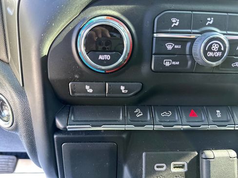 Used 2021 Chevrolet Silverado 1500 LT Trail Boss w/ Bed Protection Package AWD/4WD image 18