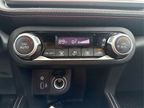 Used 2020 Nissan Kicks SR FWD image 31