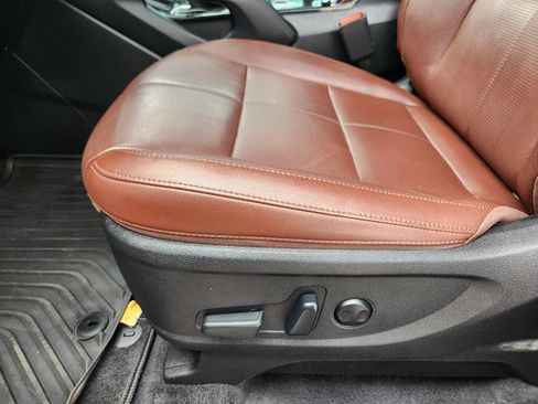 Certified 2023 Kia Telluride EX w/ EX Captain's Chair Package FWD image 23