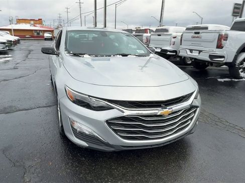 Used 2021 Chevrolet Malibu LS image 3