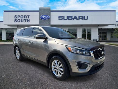 Used 2017 Kia Sorento L FWD image 1