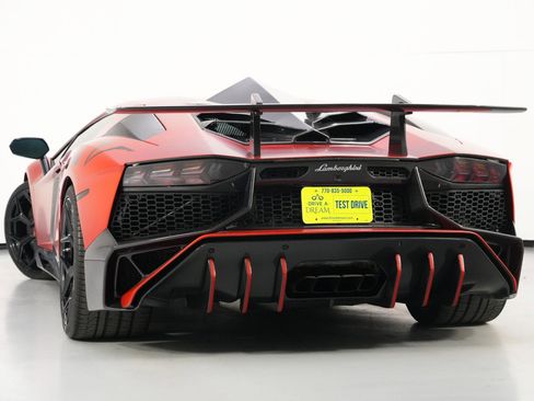 Used 2017 Lamborghini Aventador S image 9