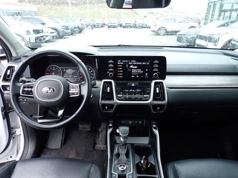 Certified 2021 Kia Sorento EX w/ Panoramic Sunroof Package image 10