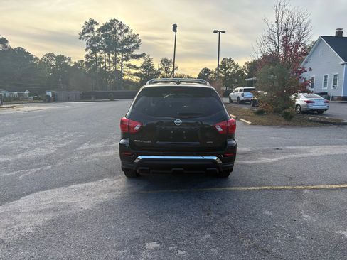 Used 2019 Nissan Pathfinder S image 5