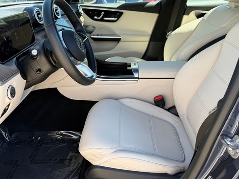 Used 2025 Mercedes-Benz C 300 Sedan image 27