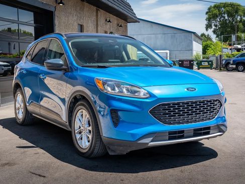 Used 2020 Ford Escape SE FWD image 4