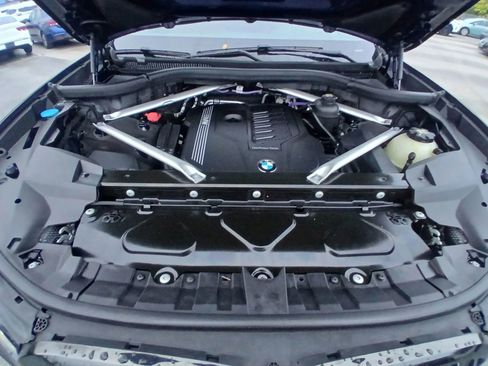 Used 2022 BMW X7 xDrive40i w/ M Sport Package image 24