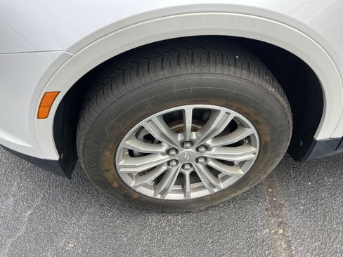 Used 2018 Cadillac XT5 Luxury w/ Driver Awareness Package image 9