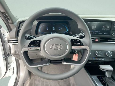 New 2026 Hyundai Elantra SE FWD image 31