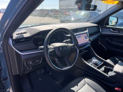 New 2026 Jeep Grand Cherokee Limited image 10