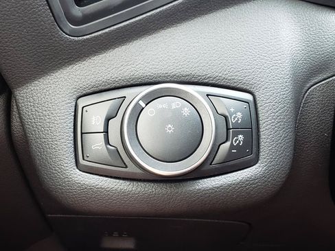 Used 2017 Ford Escape SE FWD image 19