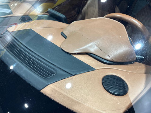 Used 2019 Aston Martin DB11 Volante RWD image 24