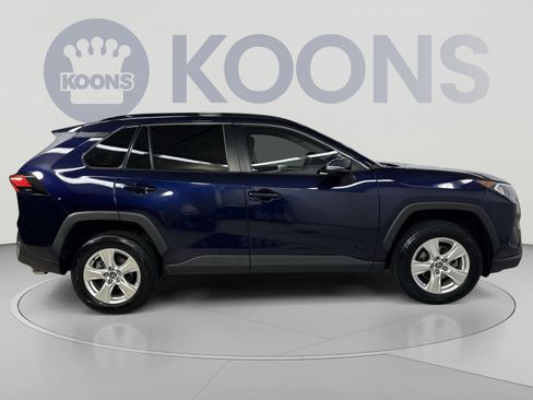 Used 2021 Toyota RAV4 XLE AWD/4WD image 11
