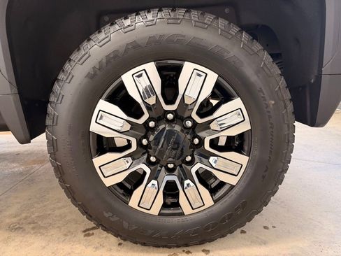 Used 2024 GMC Sierra 2500 Denali w/ Denali Reserve Package AWD/4WD image 15
