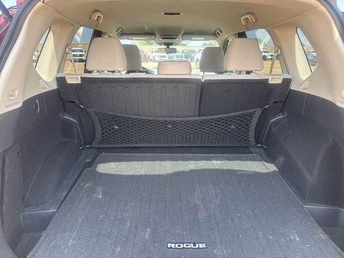 Used 2021 Nissan Rogue SV FWD image 34