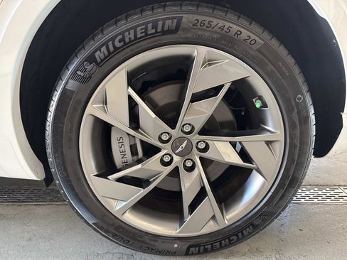 New 2024 Genesis Electrified GV70 Advanced image 29