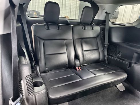 Certified 2022 Ford Explorer XLT w/ Equipment Group 202A AWD/4WD image 22