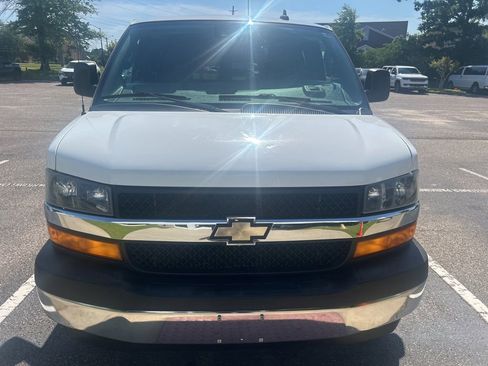 Used 2019 Chevrolet Express 3500 LT w/ LT Preferred Equipment Group RWD image 8