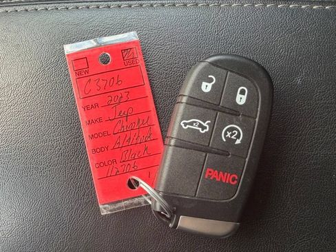 Used 2023 Jeep Cherokee Altitude Lux AWD/4WD image 36