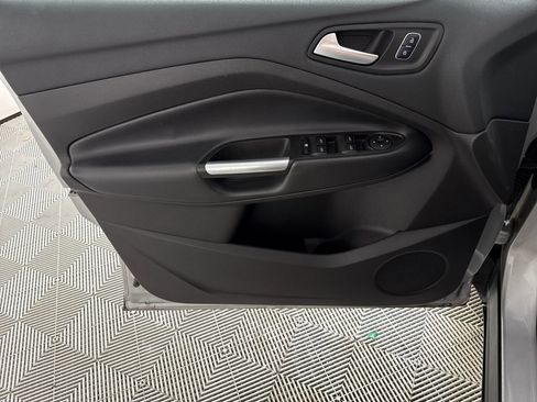 Used 2017 Ford Escape SE image 10