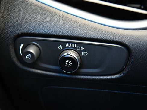 Used 2020 Chevrolet Malibu LT FWD image 31