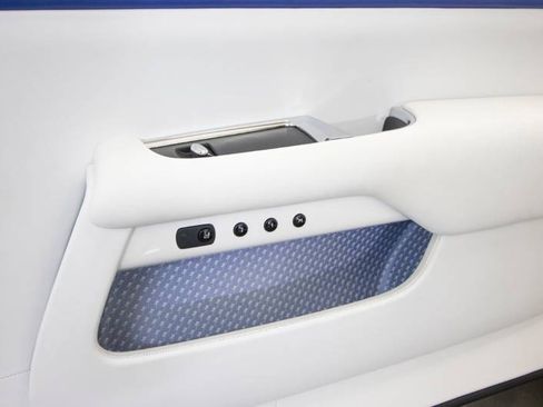 Used 2017 Rolls-Royce Dawn image 53