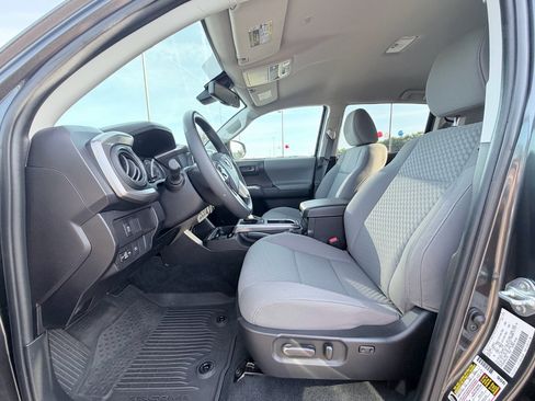 Used 2023 Toyota Tacoma SR5 w/ Technology Package AWD/4WD image 20