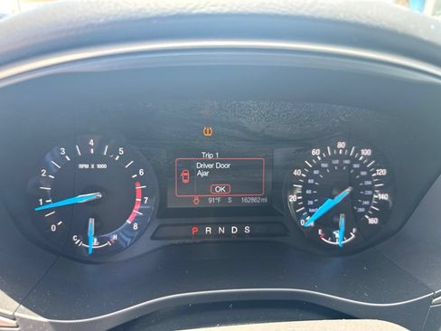 Used 2014 Ford Fusion SE w/ Equipment Group 202A FWD image 17