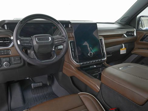 Used 2026 GMC Yukon Denali Ultimate w/ LPO, Floor Liner Package image 19