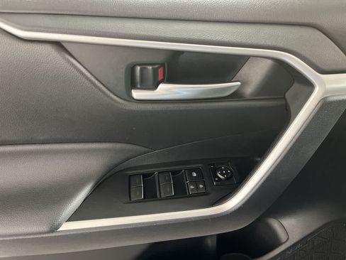 Used 2025 Toyota RAV4 XLE FWD image 13