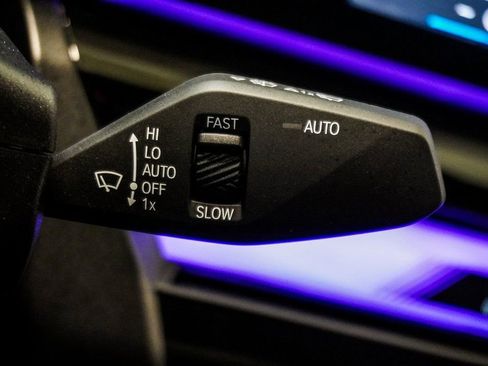 Used 2025 BMW M5 w/ Carbon Package image 32