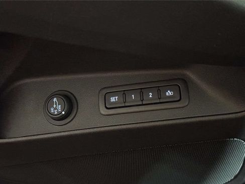 Used 2020 Chevrolet Equinox Premier AWD/4WD image 21