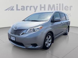 Used 2015 Toyota Sienna LE FWD video 1