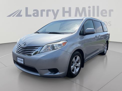Used 2015 Toyota Sienna LE FWD image 1