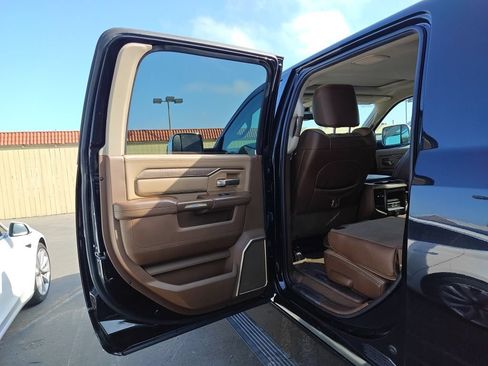 Used 2022 RAM 2500 Limited AWD/4WD image 16