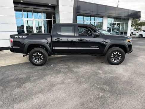 Used 2023 Toyota Tacoma TRD Off-Road w/ TRD Premium Off Road Package AWD/4WD image 8