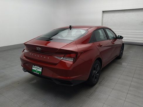 Used 2023 Hyundai Elantra SEL w/ Preferred Accessory Package FWD image 9