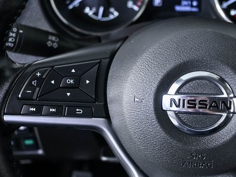 Used 2020 Nissan Rogue SV FWD image 11