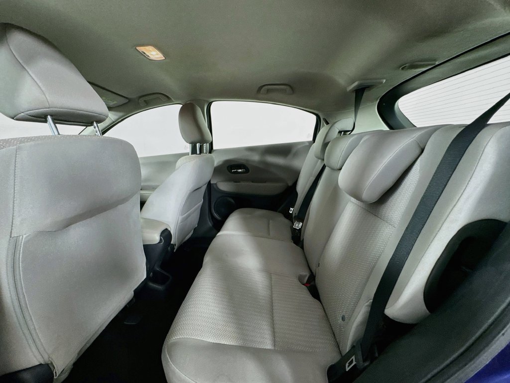 Used 2016 Honda HR-V LX image 26