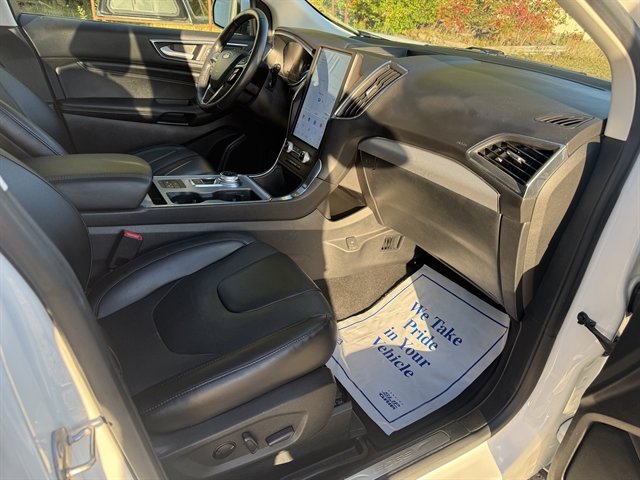 Used 2021 Ford Edge Titanium w/ Equipment Group 301A AWD/4WD image 46