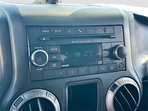 Used 2018 Jeep Wrangler Sport image 12