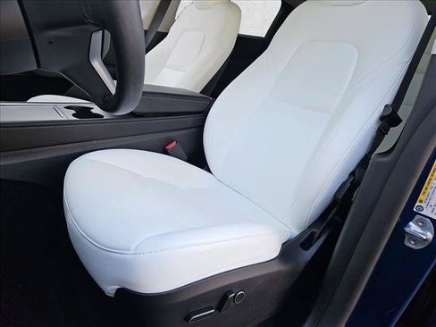 Used 2025 Tesla Model Y Performance AWD/4WD image 16