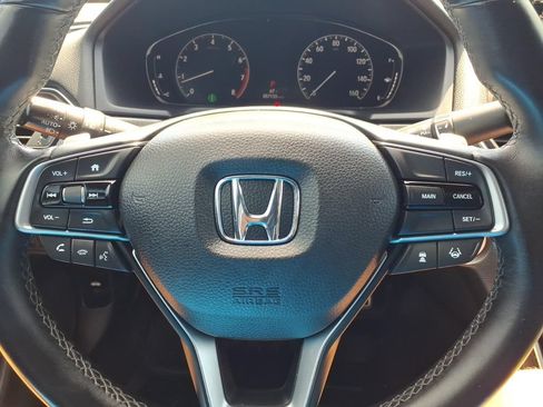 Used 2018 Honda Accord Sport image 5