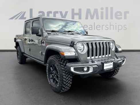 Certified 2020 Jeep Gladiator Overland image 2