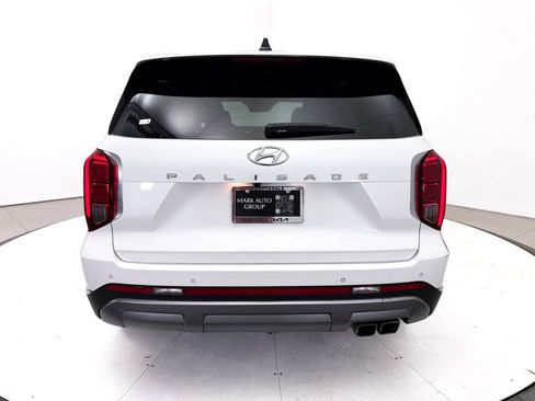 Used 2024 Hyundai Palisade Limited FWD image 20