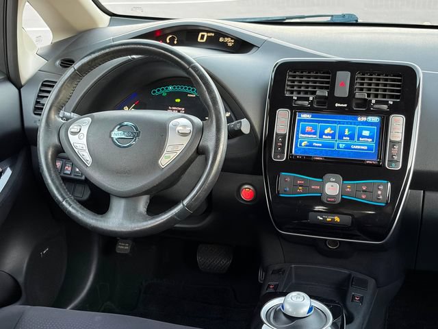 Used 2015 Nissan Leaf SV w/ Premium Package FWD image 21