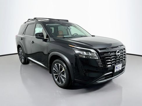 New 2026 Nissan Pathfinder Platinum AWD/4WD image 3