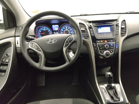 Used 2017 Hyundai Elantra GT image 22