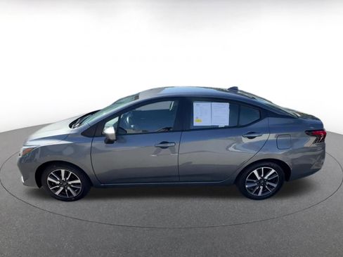 Used 2025 Nissan Versa SV image 9
