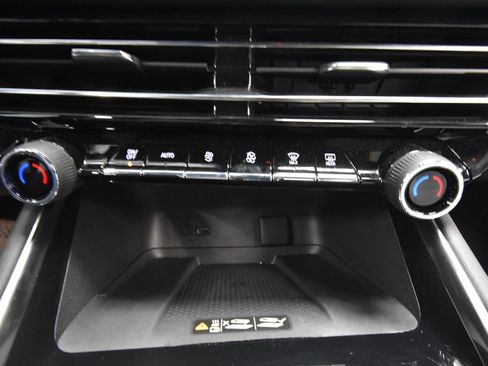 Used 2026 Chevrolet Traverse High Country w/ LPO, Floor Liner Package FWD image 18